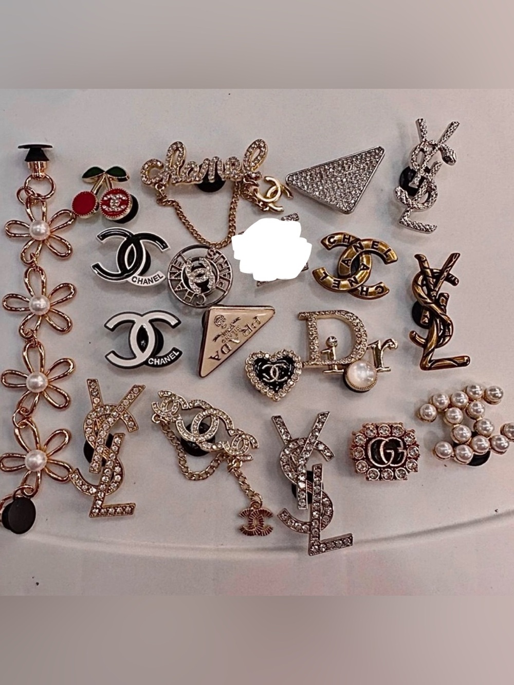 18 metal shoe charms